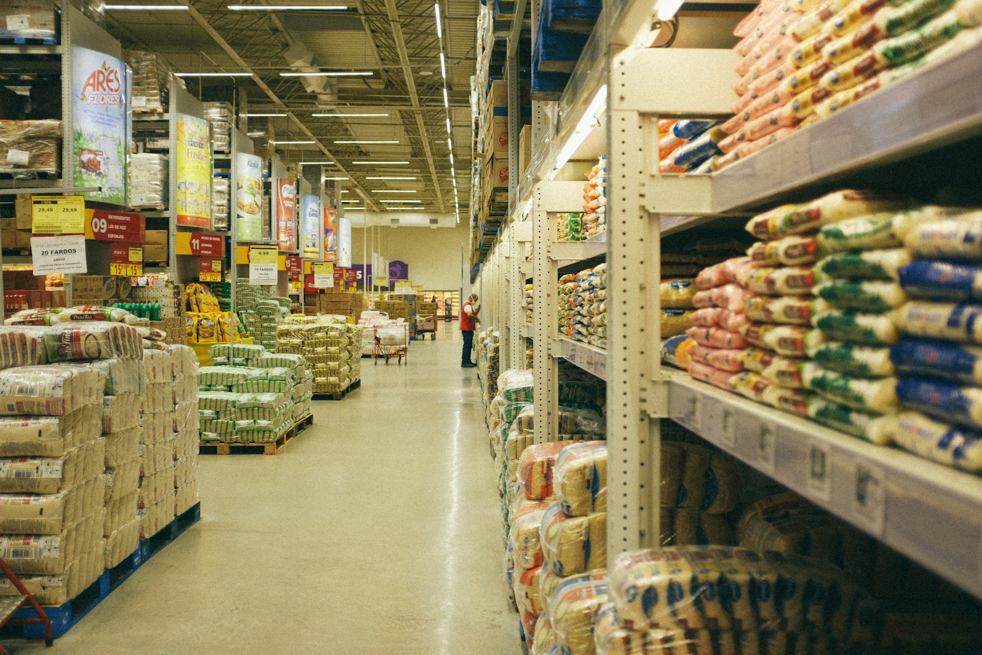 Aisles showing bundles of food products packaged together